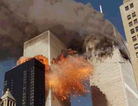 wtc-onfire4.jpg (14866 bytes)